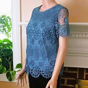 Vicki Wayne Blue Crochet Top PS Short Sleeve Scalloped Lace Lined Blouse